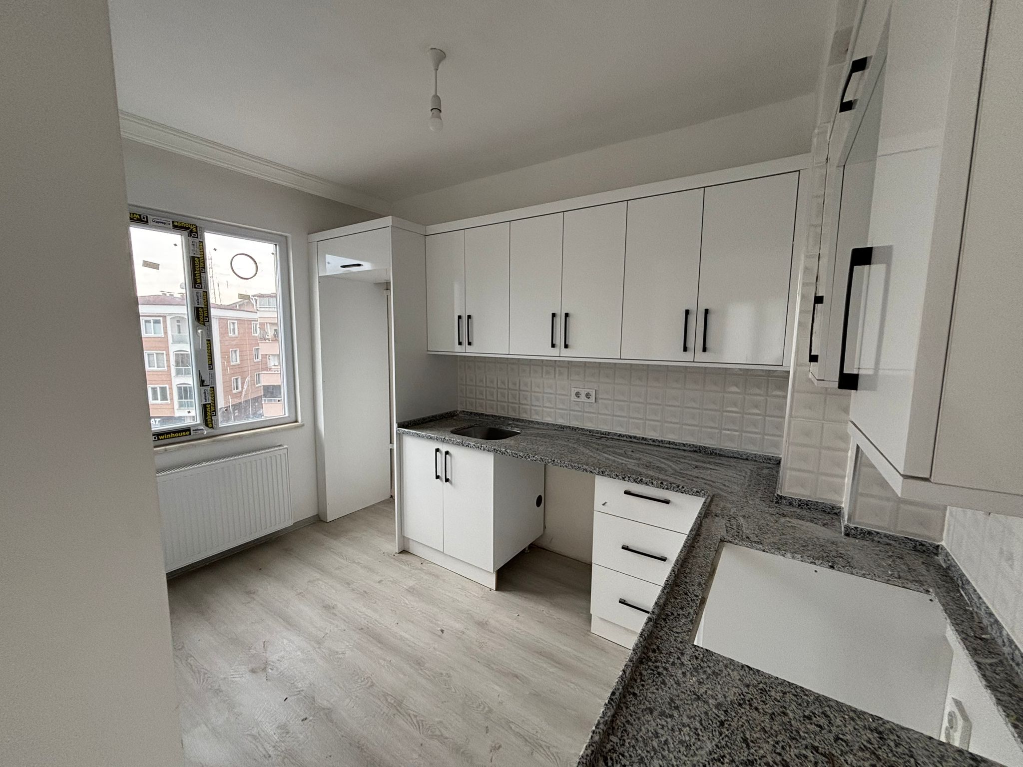 KARŞIYAKA MAH 2+1 4.KAT